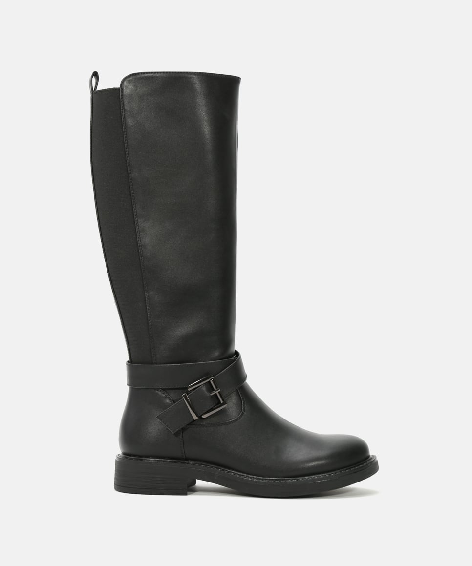 Bota plana hebilla